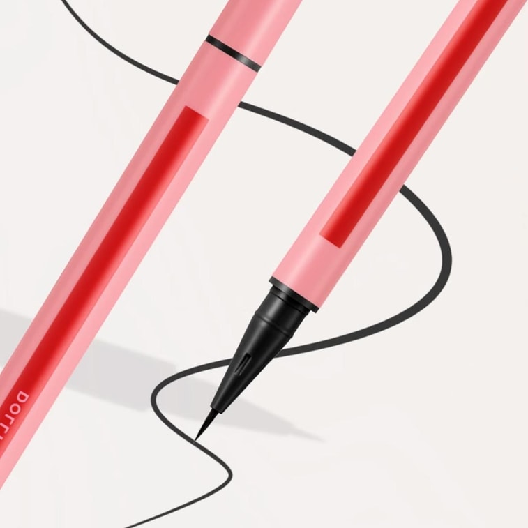 日本KOJI蔻吉 DOLLY WINK極細持久眼線液筆 雙眼皮延長內眼線下睫毛小雀斑點痣毛流感眉五效合一 防水/汗/淚防蹭不暈染 #01 午夜漆黑 4