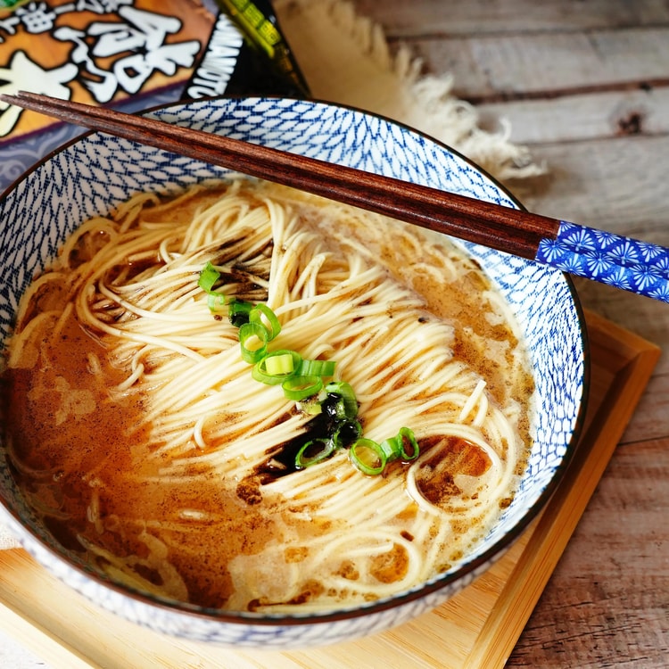 ITSUKI Kumamoto Black Garlic Tonkotsu Flavor Ramen ,6.2 oz 【Plant