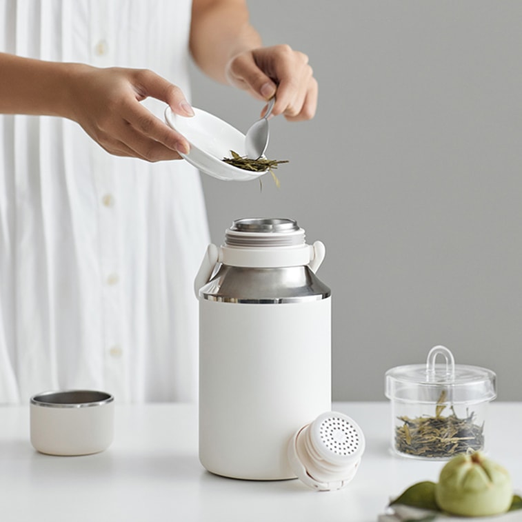 OLAYKS [As Seen with Hou Minghao] 980ml 316 Stainless Steel Vacuum Insulated Water Bottle for Hot and Cold Drinks, Large-Capacity Portable Flask 3