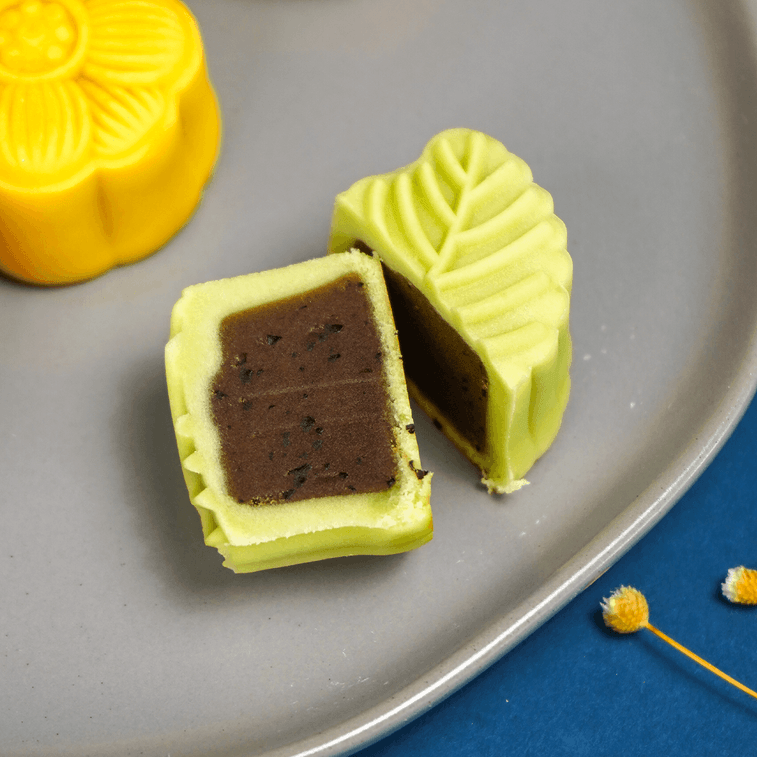 Assorted Snowy Mooncake Gift Box - 9 Pieces, 18.3oz【Flavors Including Black Tea, Cranberry, Mango Pomelo, Lava Custard】 10