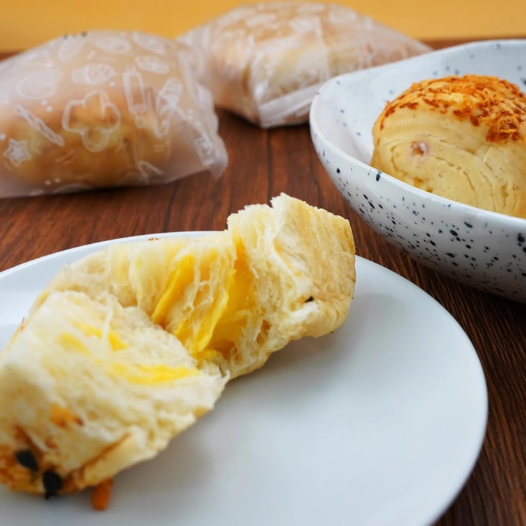 Molten Lava Taro Chicken Meat Floss Cream Bread 13.76 oz 3