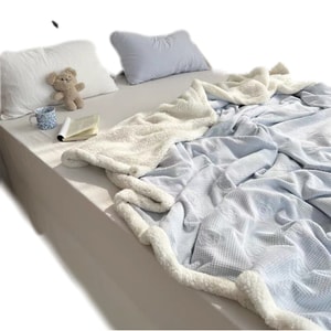 Lullabuy Camellia Milk Velvet Imitation Wool Blankets Light Blue 100x150cm