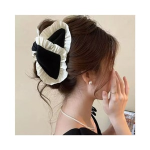 A French retro gripper a princess lace triangular gripper a high-end hairpin.