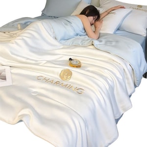 Silk Summer Quilt Air-conditioning Quilt Milkshake White + Sky Blue 180*220 CM - 70*86 Inch
