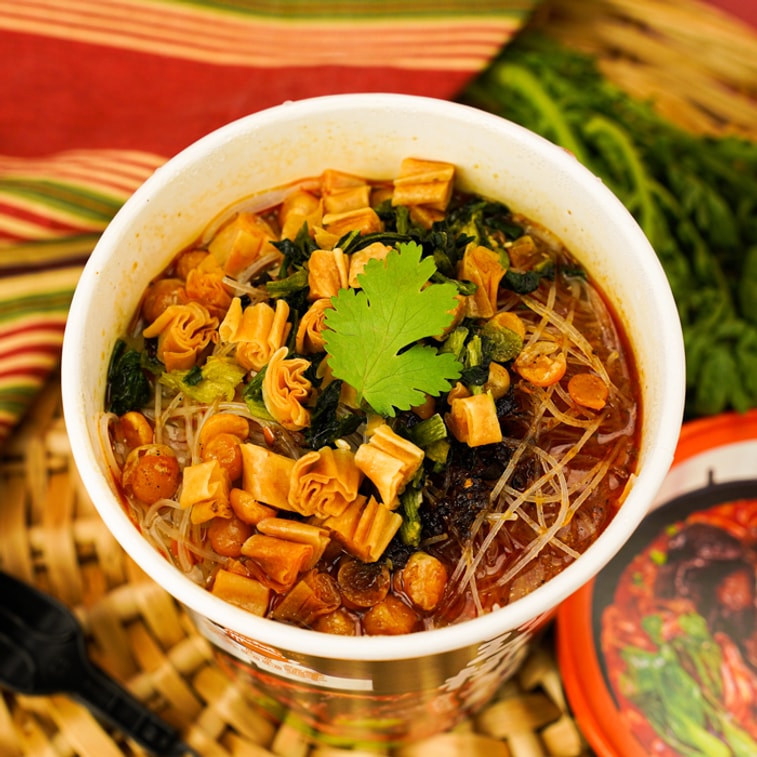 雲品鮮 過橋米線 辣雞樅味 桶裝 150g【雲南風味】 4