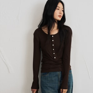 【中国直邮】 HSPM 天丝醋酸羊毛打底衫女秋冬新款圆领修身针织衫纯色条纹长袖上衣 栗咖M