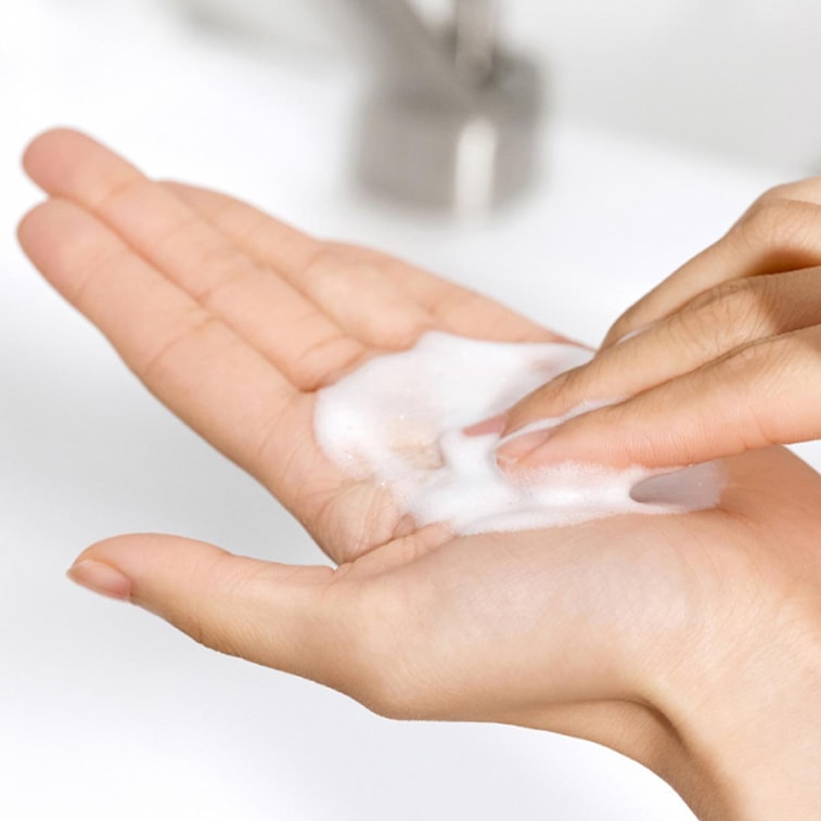 뉴라이프 페이셜 트리트먼트 에센스 사쿠라 기프트 세트, 페이셜 에센스+브라이트닝 에센스+클렌저【한정판】 7