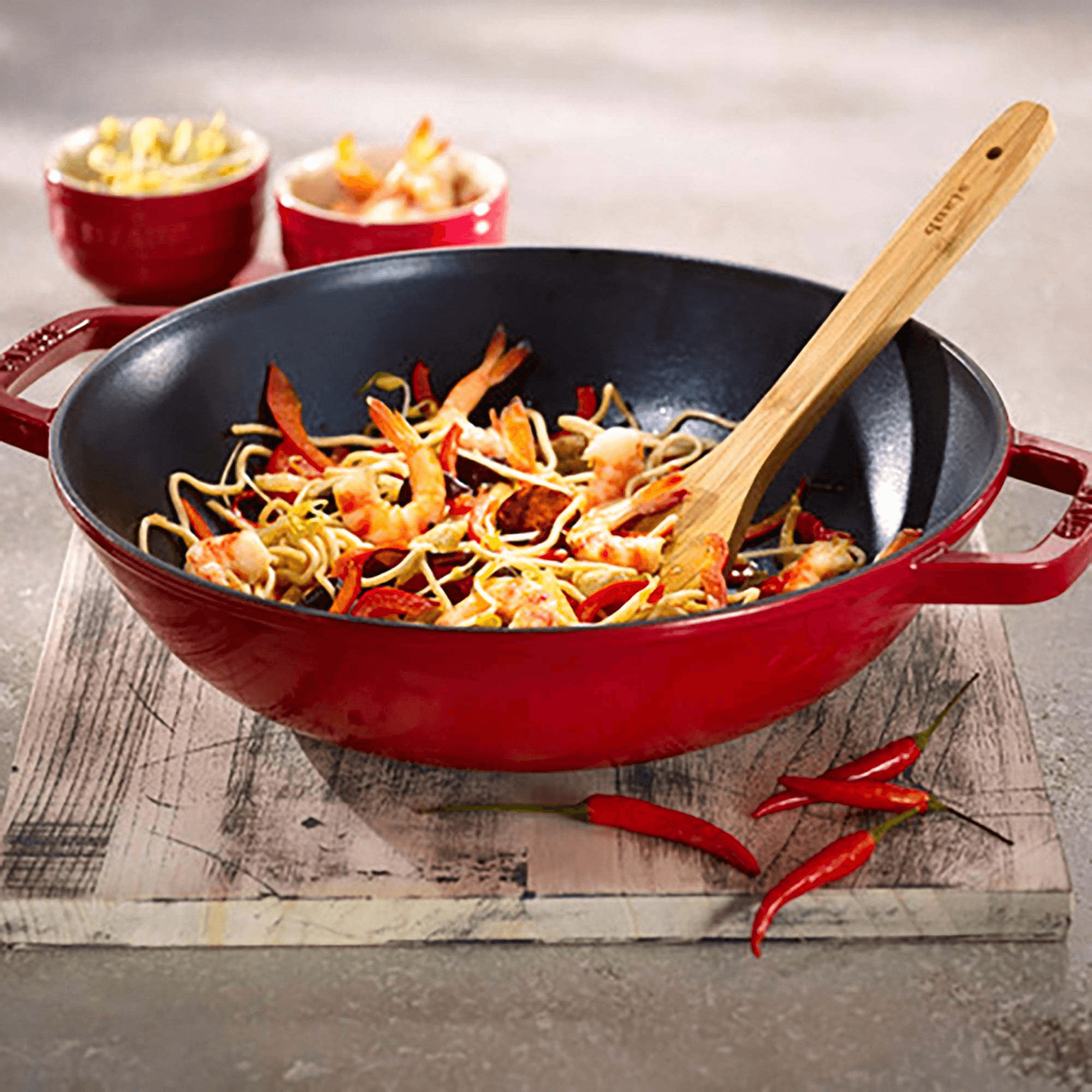 STAUB 鋳鉄フライパン 4.5クォート / チェリーレッド - Yami