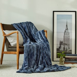 PREMIUM FAUX FUR MINKY BLANKET - TAN NAVY