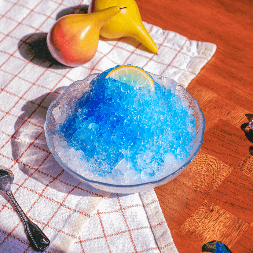 日本PEARL LIFE OUCHI DE 小型家用手动雪花冰沙刨冰机 绵绵冰机 便携手摇挫冰机 碎冰机 亲子DIY冷饮 儿童厨房玩具 带碗 单件入 蓝色