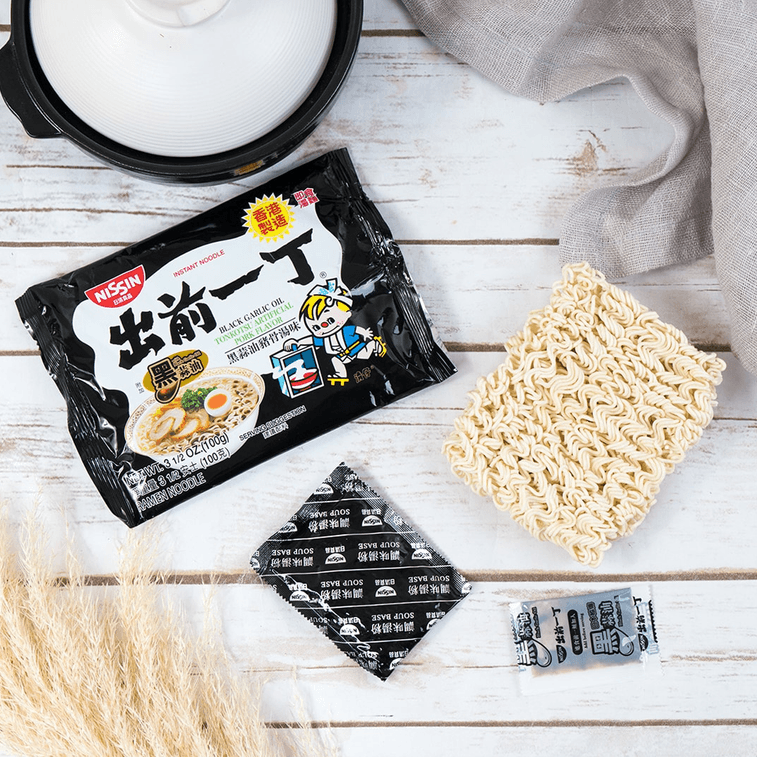 出前一丁 インスタント黒ガーリックオイルとんこつラーメン、3.52オンス 4