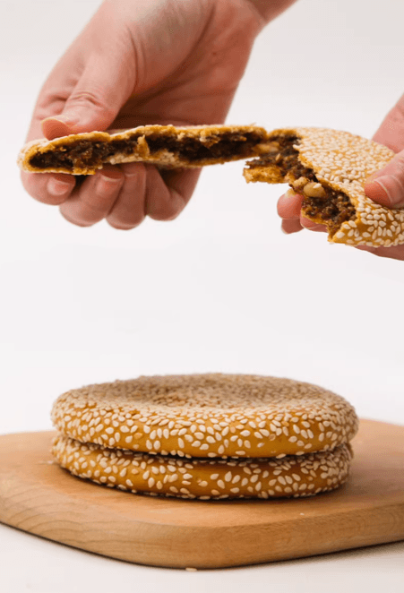 【中国直邮】 乾生元 松仁枣泥麻饼 皮薄馅多 外酥内软 苏州百年非遗手工传统老式糕点 休闲零食 早餐休闲茶点 节日礼品 346g 1盒