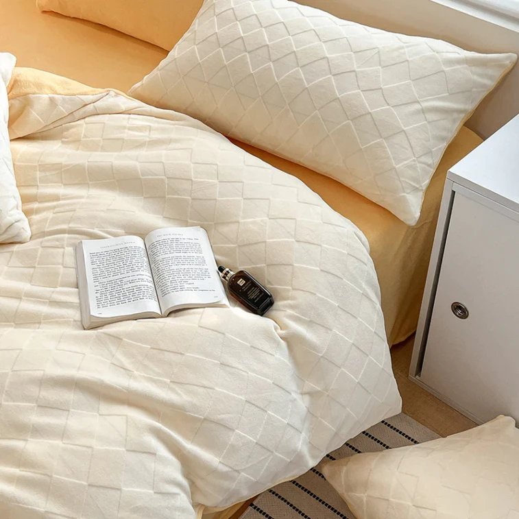 【中國直郵】Lullabuy 奶凍小方牛奶絨床品三件組 床單 被套 寢具 香草布丁 Twin Size 3