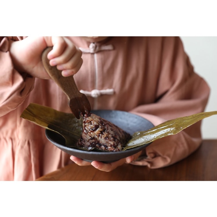 야오지 2026 단오절 2중 맛 흑미 대추 쫑즈 + 계화 대추 쫑즈, 300g (2개입), 65cm 오색 실 무료 증정, 큼직한 대추, 달콤하고 길한 맛으로 평화롭고 건강한 단오절을 기원합니다. 6