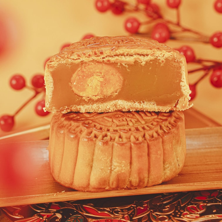 Hong Kong White Lotus Seed Paste Mooncake Gift Box - 1 Egg Yolk, 4 Pieces, 26oz 16