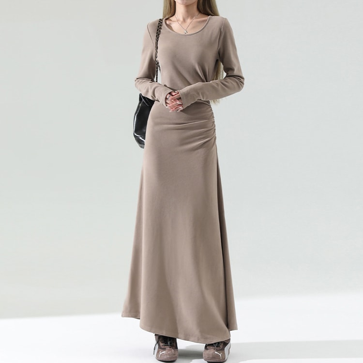 cinch wasit long sleeve midi dress Round Neck Three-Quarter Cinched  FitiqueFit Celebrate in style with an effortless silhouette NegzBox Black A-Line Midi Dress