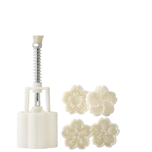 【中国直邮】 展艺 樱花月饼模具做绿豆糕冰皮月饼专用手压式樱花家用烘焙4花片52*147mm *1件