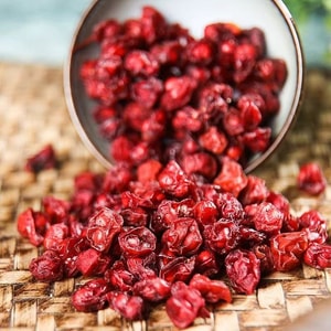 鹊和堂 长白山北五味子 精选油籽粒大饱满 250g  【改善失眠多梦 心悸不安】 泡水代茶 煮粥/煲汤 蜜制五味子