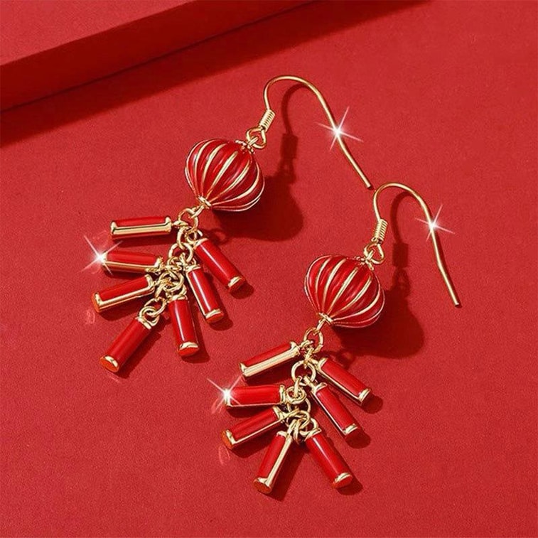 [中国から直送] HSPM 新作 ファッショナブルでエレガントな新年イヤリングアルバム - 繁栄を祈願、獅子舞、ランタントレンディイヤリング、赤いランタン+赤い油爆竹タッセルイヤリング、1ペア 6
