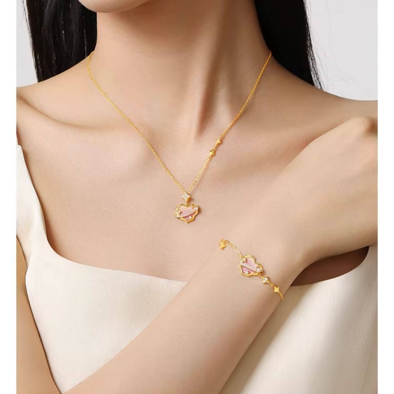 【中国直邮】 周大生 密语星球爱心项链纯银女生荧光珐琅手链轻奢情人节礼物礼盒开启浪漫约会生日礼物送女友 一个装