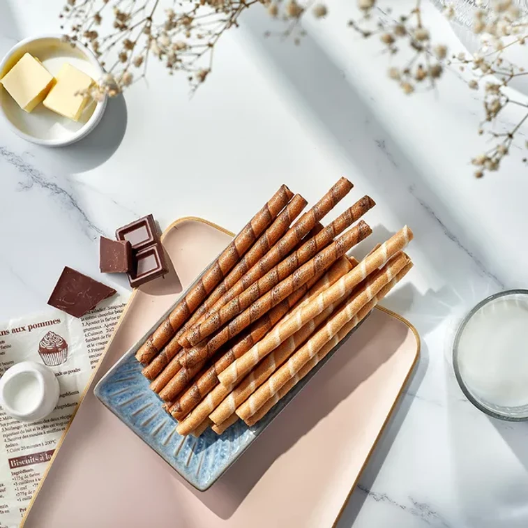 Wafer Pastry Gift Box Hazelnut Chocolate & Milk , 22.22 oz 10