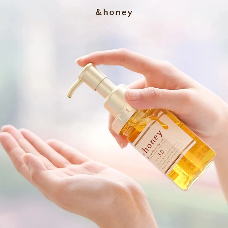 일본 브랜드 &honey Antihako 새해 필수템! 딥 모이스처라이징 리브인 헤어 오일 3.0 100ml. 꿀 성분이 함유된 보습 및 윤기 개선 헤어 오일로, 곱슬거림을 완화하고 건조함을 개선하며, 실리콘 무첨가, 다마스크 로즈 허니 함유. 3