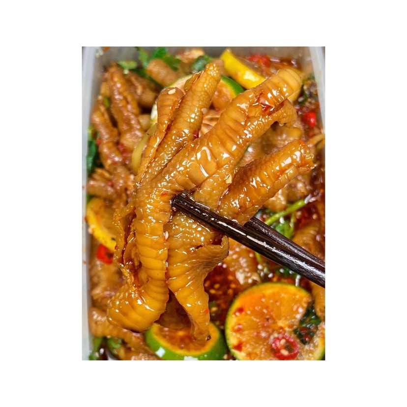  Garlic Hot and Sour Chicken Feet Without Bone 300g