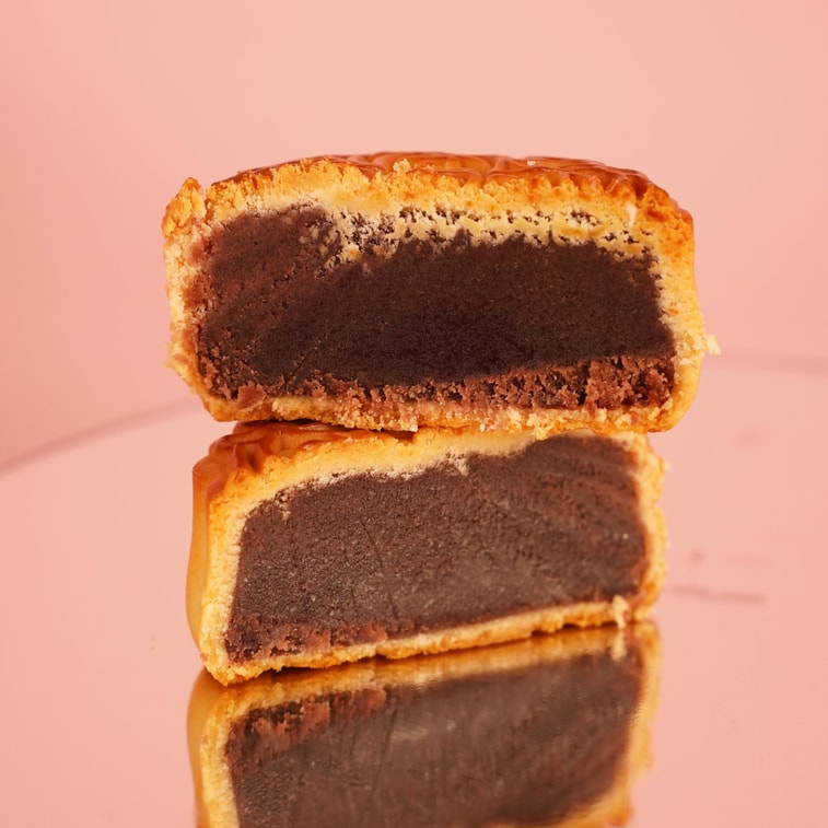 Autumn Delight Mooncake Gift Box 19.75 oz 【Salted Egg Yolk White Lotus, Red Bean, Green Bean, And Black Sesame】 5