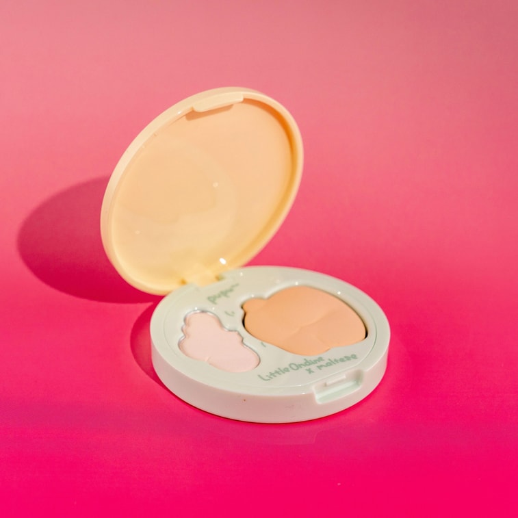 LITTLE ONDINE小奧汀 雙效亮澤立體高光盤 膏粉雙拼高光 #01 發光奶杏 柔軟奶橘 自然清透 全膚色【線條小狗聯名款】 3