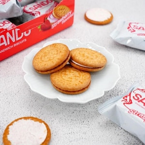 Sando Biscuit Strawberry Flavor Gift Pack 323g