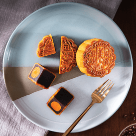 Hong Kong Red Bean Paste Mooncakes - Double Egg Yolks, 4 Pieces, 26.10 oz【Mid-Autumn Festival】