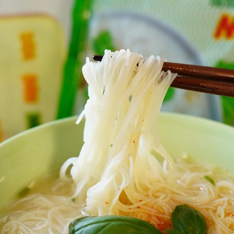 インスタント米粉麺、フォー風クリアスープ、1.94オンス×4【4パック】 6