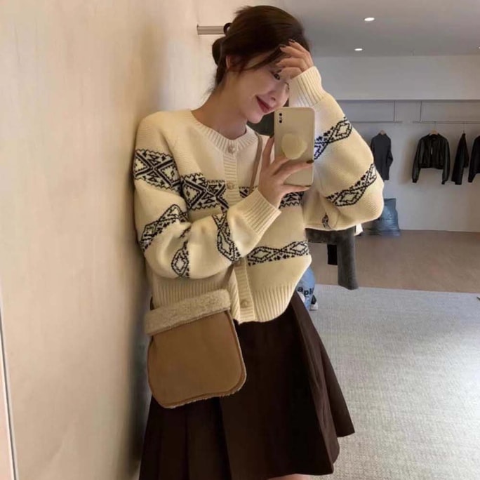 Autumn And Winter Round Neck Knitted Sweater Jacket In Beige Color