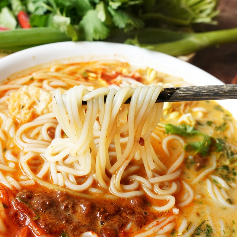 【美味一人食】满小饱 特浓香港肥汁米线 附带炸响铃 310g 4