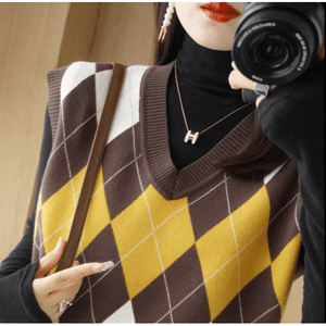 Early autumn vintage rhombus V-neck cashmere vest