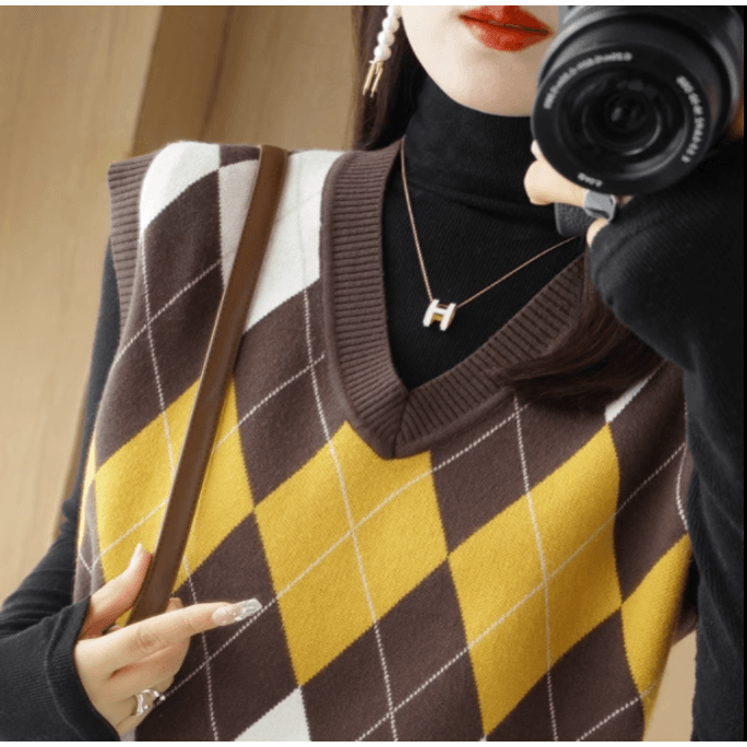 Early autumn vintage rhombus V-neck cashmere vest