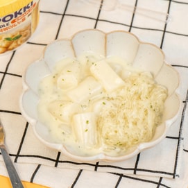 Holey Topokki With Glass Noodle - Instant Rice Cake with Vermicelli , Cream Sauce Flavor , 4.16 oz  *4【4 Packs】