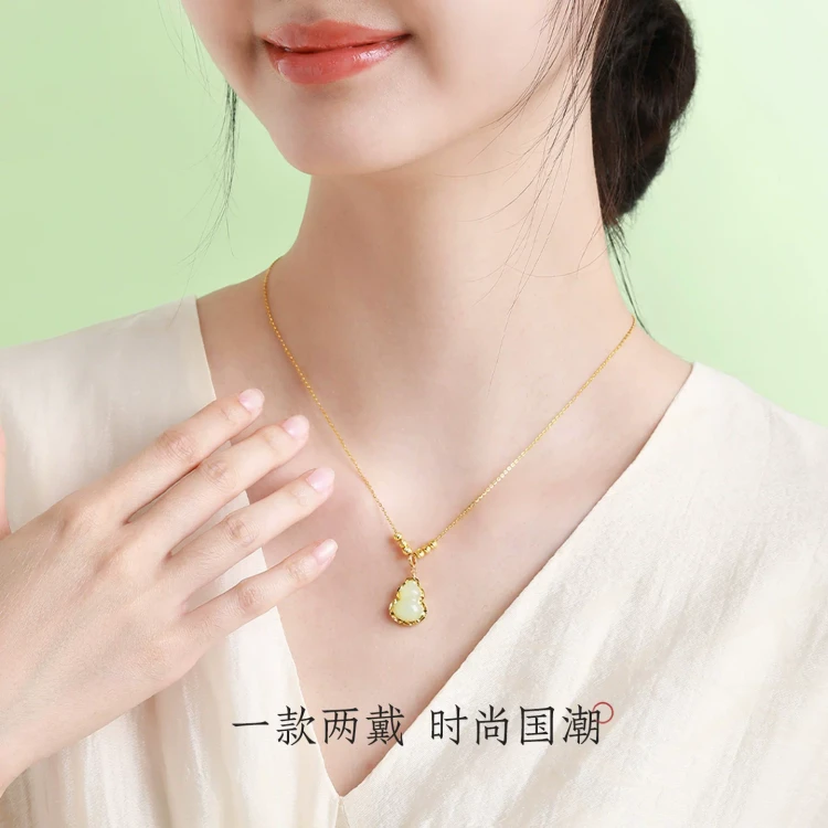 周大福　18Kネックレス 中国からの直送】周大福（Chow Tai Fook）ラッキーチャームネックレス