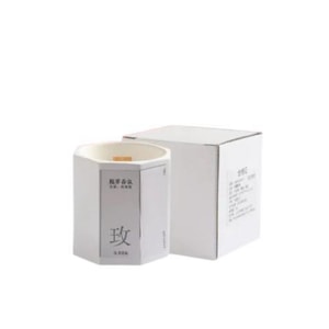 香り豊かなキンモクセイとローズの香りのキャンドル。寝室やご家庭での使用に最適です。八角形の香りのキャンドル。正味重量130g。ご注意：石膏は手に火傷を負う可能性があります。安全上の危険性にご注意ください。