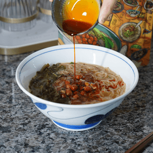 Nanyang Signature Rice Noodles with Sesame Sauce, 9oz
