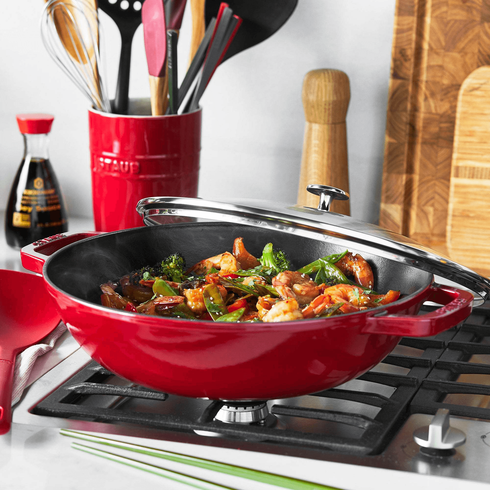 STAUB 鋳鉄フライパン 4.5クォート / チェリーレッド - Yami