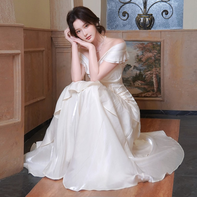 French one shoulder light luxury dress  niche dress  high end fishtail dress  light apricot long style M 8