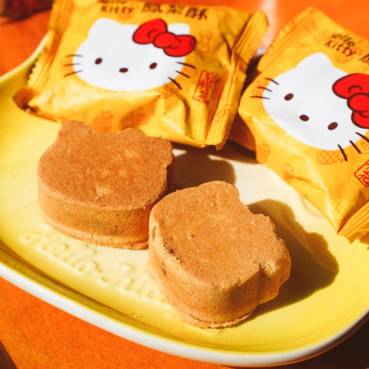 red sakura サンリオ ハローキティ パイナップルケーキ ギフトボックス