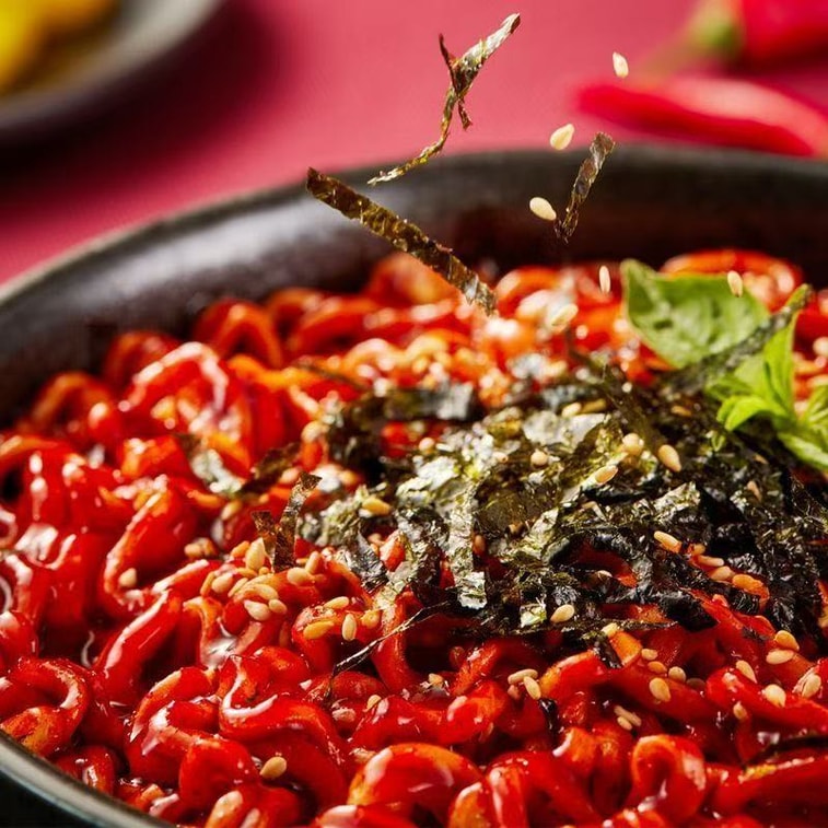 삼양 간편 한국식 클래식 스위트 앤 스파이시 치킨 라면 - 인기 만점 인스턴트 라면/기숙사 간식, 중독성 강함! 140g*1봉 5