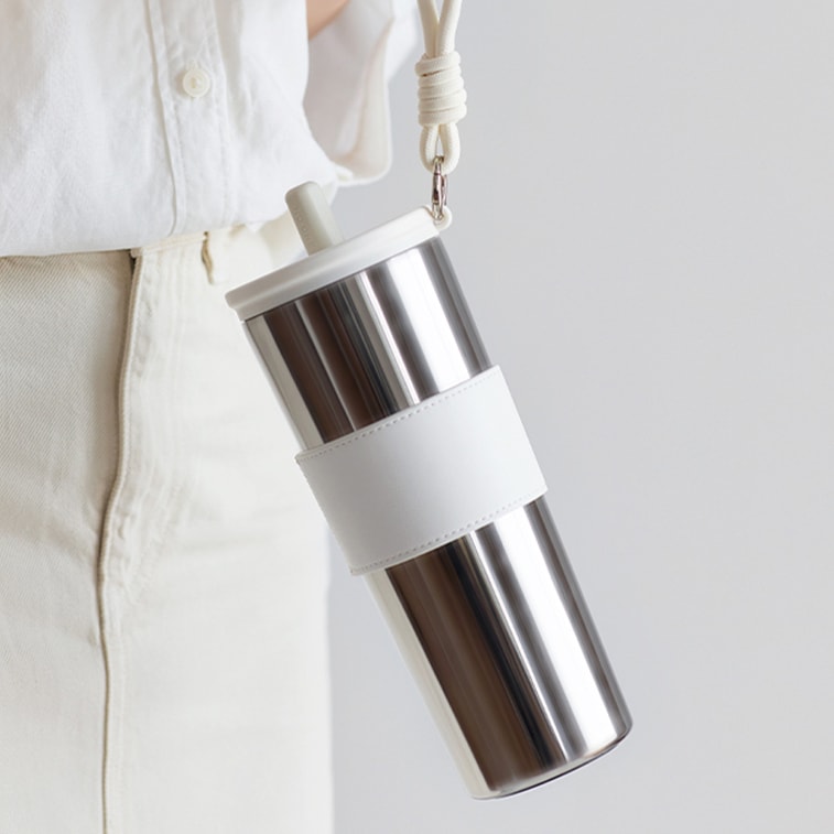 Jumbo straw insulated tumbler, large capacity, 316 stainless steel inner liner, polished silver + ceramic white, 680 ml. 12