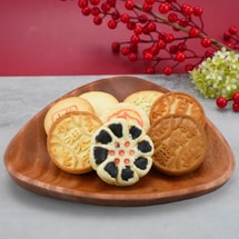 Golden Dragon & Phoenix Pastry Gift Box ,44.44 oz 【The Year of The Horse】