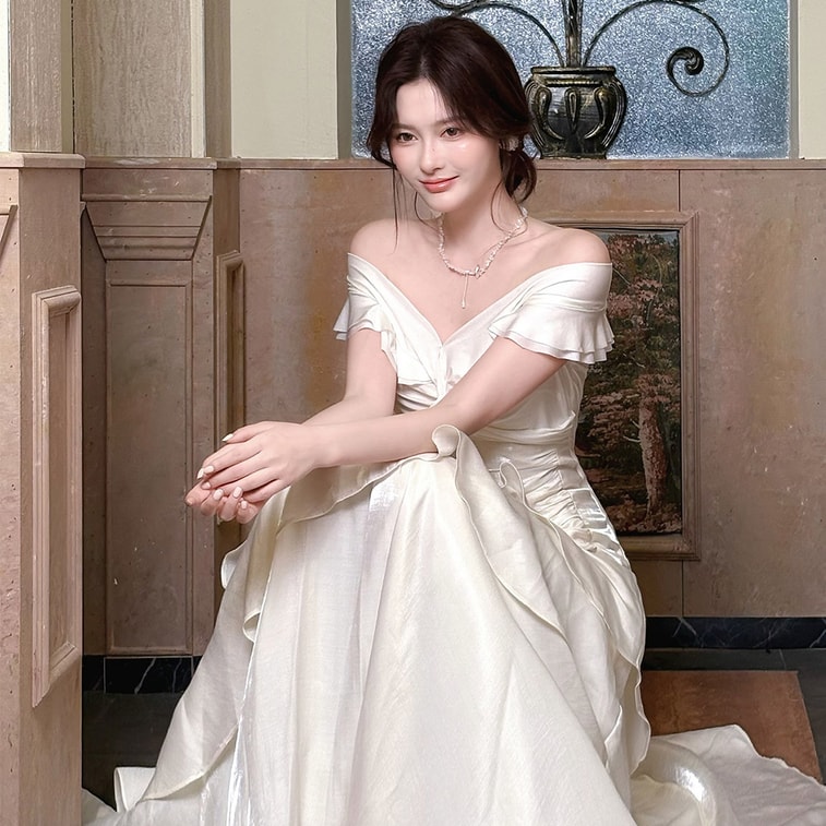 French one shoulder light luxury dress  niche dress  high end fishtail dress  light apricot long style M 5