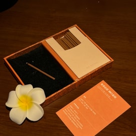 【Golden Osmanthus Incense Sticks】osmanthus, agarwood, and red cypress, inspired by the Bodhi tree 20 Sticks/1 Box