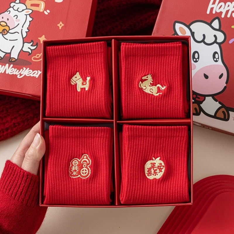 【中国直邮】 亲太太 马年本命年红袜子男女秋冬棉袜开运过年礼盒2026新年袜红色中筒袜  卡通四双礼盒