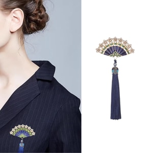 【扇綴吉緣】手工琺瑯流蘇扇子胸針 民國風旗袍壓襟配件西裝胸針 東方美學復古胸花 穿搭送禮國風工藝品